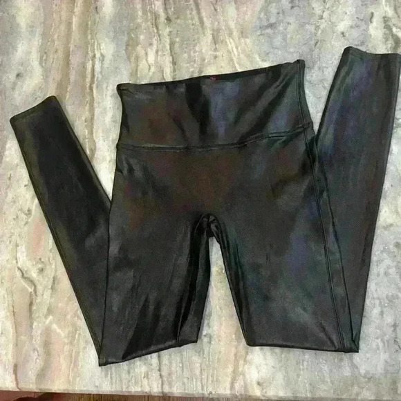 Women’s SPANX faux leather black leggings-Size Medium - Picture 6 of 9